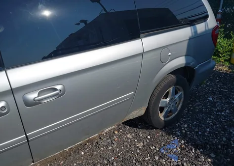 2007 Dodge Grand Caravan Sxt из США, поврежденный, VIN 2D4GP44L17R178282